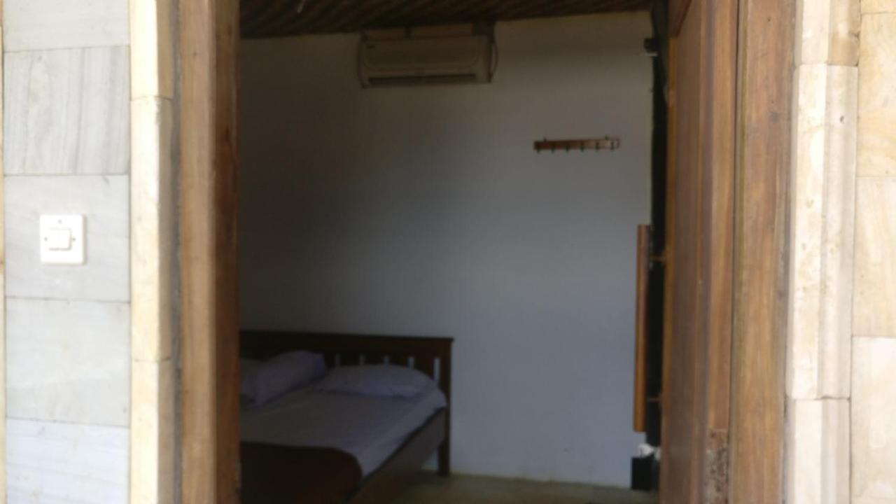Hotel Kampoeng Drini Brono Eksteriør bilde